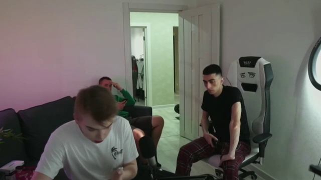 КАК ПРИДУМАЛ НИК Строго И ЛИКС смотреть онлайн