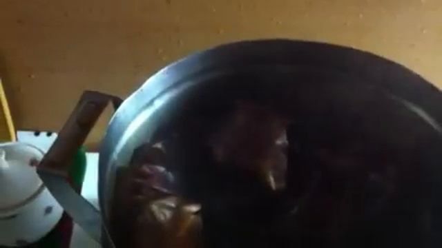 КРАСИМ ЯЙЦА ПО РУССКОМУ ОБЫЧАЮ)))) смотреть онлайн