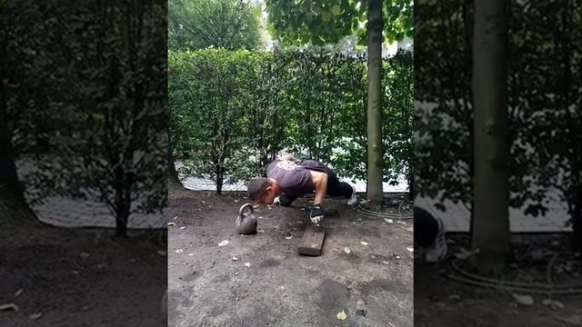 Отжимание на одной руке на гвозде с защитой на 30 - раз смотреть онлайн