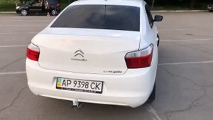 Ситроен С-Елизе.