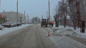 Снег в городе.