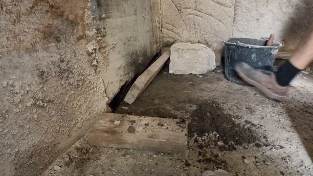 Заделываю шов между стеной и полом подвала смотреть онлайн