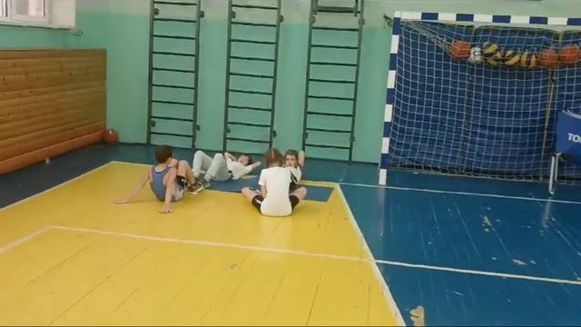 Трудовые будни секции клуба Виртуоз / Варшавская и Площадь Ильича смотреть онлайн