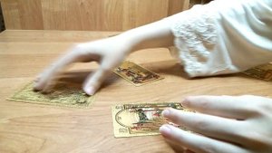 Позвонит ли? Напишет ли? Проявиться ли загаданный человек.                           Гадание Таро.