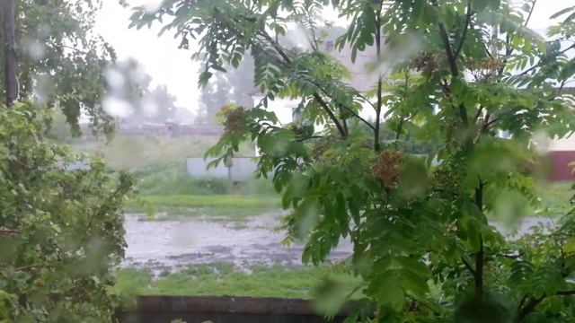 Ливень в деревне. смотреть онлайн