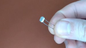 Датчик темноты на двух транзисторах || Dark sensor using two transistors || Amazing Simple circuit!