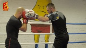 Встречные и ответные контратаки - тренировка и упражнения. Игорь Смольянов. Техника бокса.