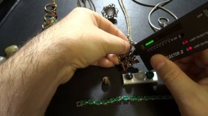 Определяем натуральность камней.