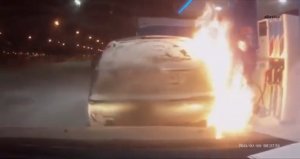 Спалила машину на заправке