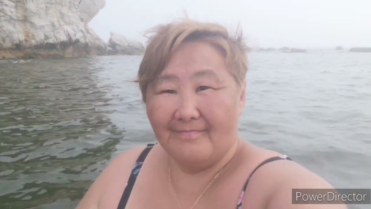 Путешествие на машине к морю сыном. Какая она тёплая и грязная. Первый раз в жизни. Просто бухта.