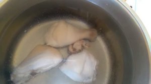 Бульон с курицей и яйцом.Рецепт профессионального приготовления.