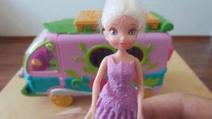 Фея Динь Динь и ее сестра в красивых нарядах