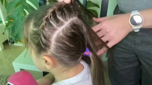 Причёска в школу. Заплетаю колосок .
