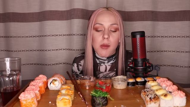 MUKBANG | Роллы/суши, гунканы | Rolls/sushi, gunkans не ASMR смотреть онлайн