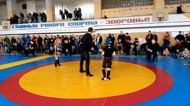 10.11.2018  панкратион, г. Рубежное. Чепурной Артем. Первый бой.