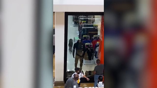 40 САМЫХ БЕЗУМНЫХ СТОЛКНОВЕНИЙ С ЖИВОТНЫМИ В ИСТОРИИ смотреть онлайн