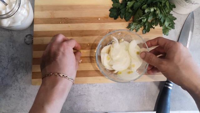 Улюблений салат наших рідних та друзів-"Перепелині гнізда"!Жодне свято не проходить без цієї смакот смотреть онлайн