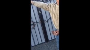 Неадекватные люди!Рассказал и показал все на пальцах!