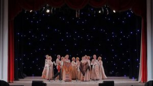 Народный хор ветеранов Уральские края (г.Екатеринбург)_Возле наш зелёный сад