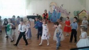 Весна красна идет. (Танец)