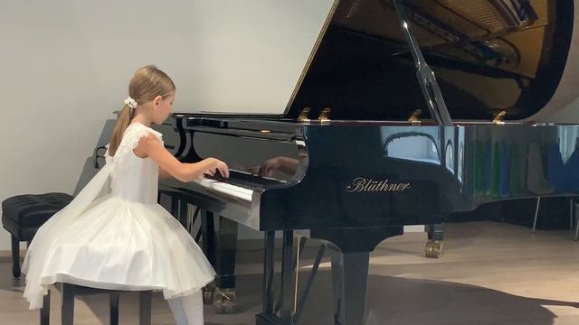 Неаполитанская песенка. П.И.Чайковский смотреть онлайн