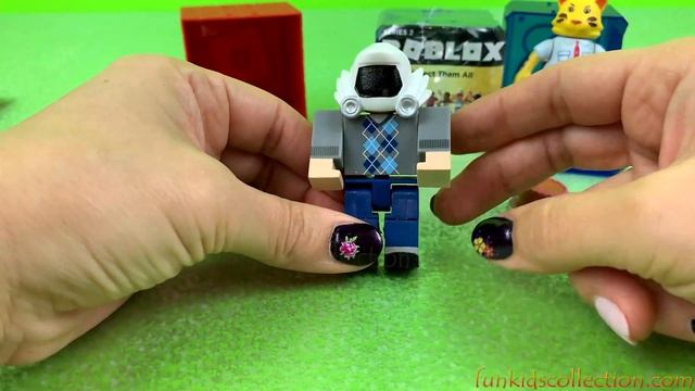 Roblox Series 2 Blind Boxes & Roblox Series 4 Blind Boxes. Unboxing Roblox Mystery Figures смотреть онлайн