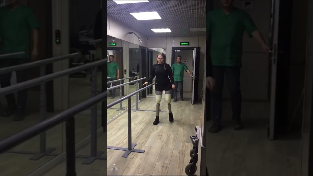 Протезы бедра с микропроцессорным управлением