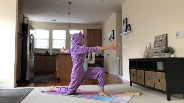 Halloween Yoga Challenge (LIVE recording) | Sarah Beth Yoga смотреть онлайн