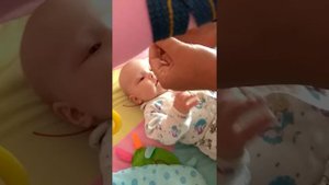 как почистить носик младенцу без соплеотсоса?