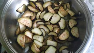 Капуста жареная с баклажанами
