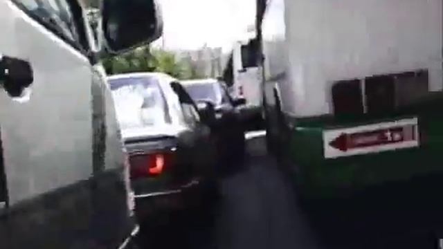 Маневрирование в пробках на байке смотреть онлайн