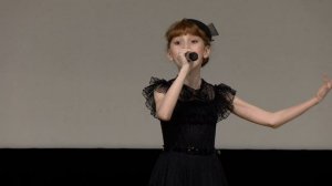 Скрипкина Александра, 9 лет "Волнующий джаз"  (А. Петряшева)