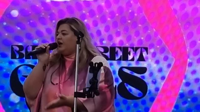 Группа брутальных дам Backstreet Girls не оставит вас равнодушными! Смотреть всем и до конца!!! смотреть онлайн