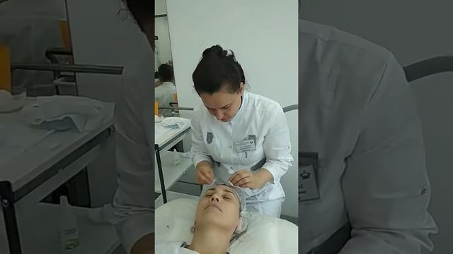 Альгинатная маска. Процедура снятия. смотреть онлайн