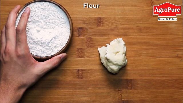 Stuffed Amritsari Kulcha Recipe | Cooked 2 Ways смотреть онлайн