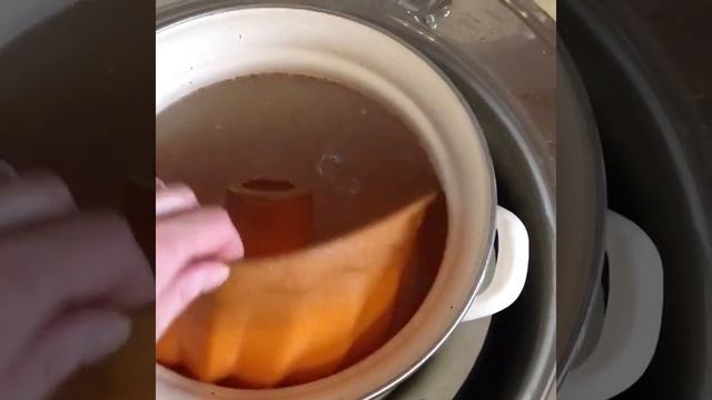 Чистим силиконовую форму для запекания