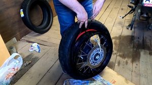 CRF1000 замена резины заднего колеса своими руками