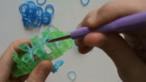 Змейка из резинок. Rainbow Loom. Плетение на станке. Змея.