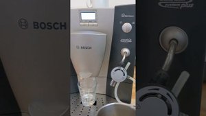 Кофемашина BOSCH BENVENUTO B40 демонстрация работоспособности