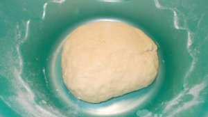 Жареные пирожки с картофельным пюре и луком