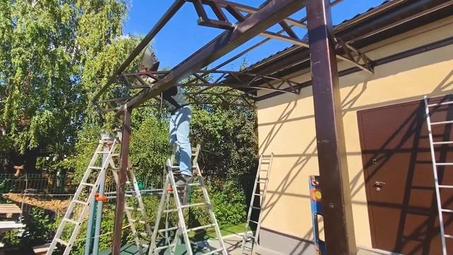 Навес к дому из поликарбоната Спецкаркас | Примыкающий навес к дому