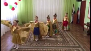 Танец девочек в детском саду "Жар-птица"