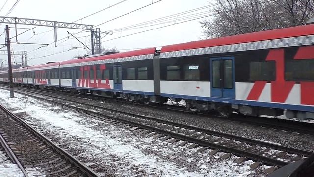 Маневровый тепловоз ЧМЭ3Т-7047 (ТЧЭ-6) в сцепе с ЭГЭ2Тв-008 (аренда ЦППК). смотреть онлайн