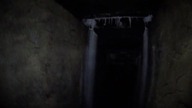 ЗАЛЕЗЛИ В КАТАКОМБЫ l КРИСТАЛЬНАЯ ВОДА В ПОДЗЕМЕЛЬЕ смотреть онлайн