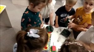 Выставка поделок и рисунков к 23 февраля  в детском саду