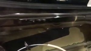 Приступаем к разбору дверей и снятию дверных обшивок Киа Оптима. А где же защита от шума?