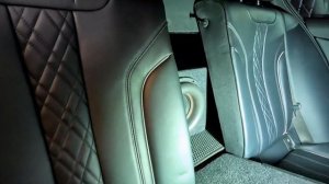 BMW 530 G30 с сабвуфером DL AUDIO BLACK BASS 10 "