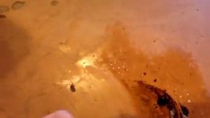 Удаление машинного масла с поверхности