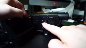 Sony AX700. Распаковка, краткий обзор.