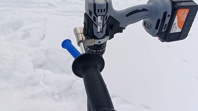 Тест китайского шуруповерта nanwei на льду 80 см. Альтернатива Бошам и Дэвольтам! смотреть онлайн